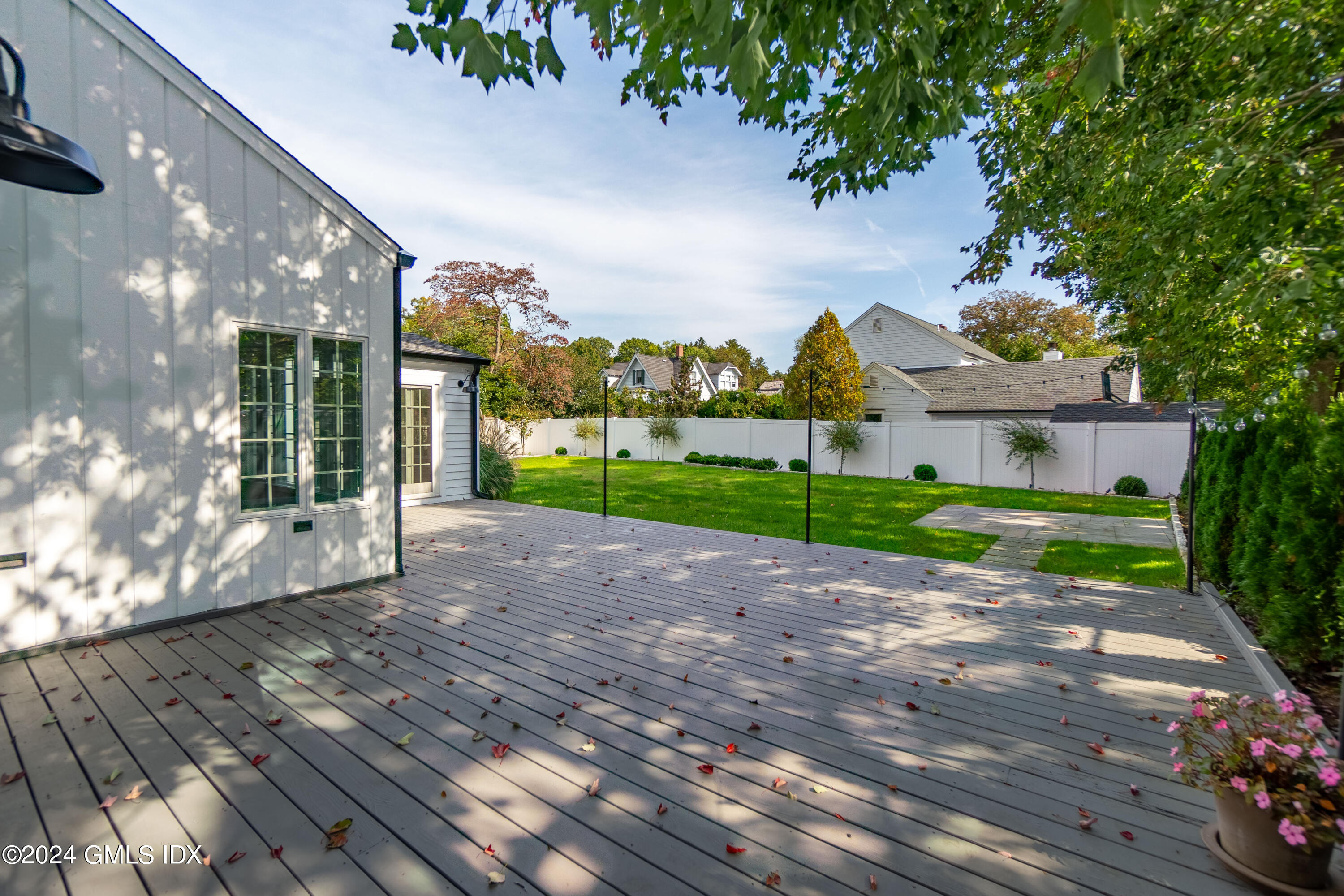 6 Hendrie Avenue Riverside, CT 06878 - Photo 4 of 44 a view of a house with a yard