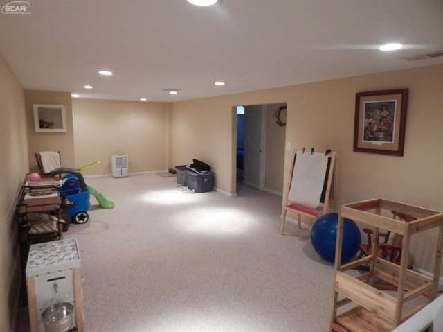 433 Morrish Road Flushing, MI 48433 - Photo 27 of 39 21134336-26.JPG