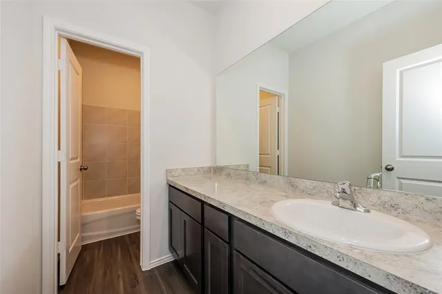 $1,900 | 1314 Ester Lane, Ennis, TX 75119