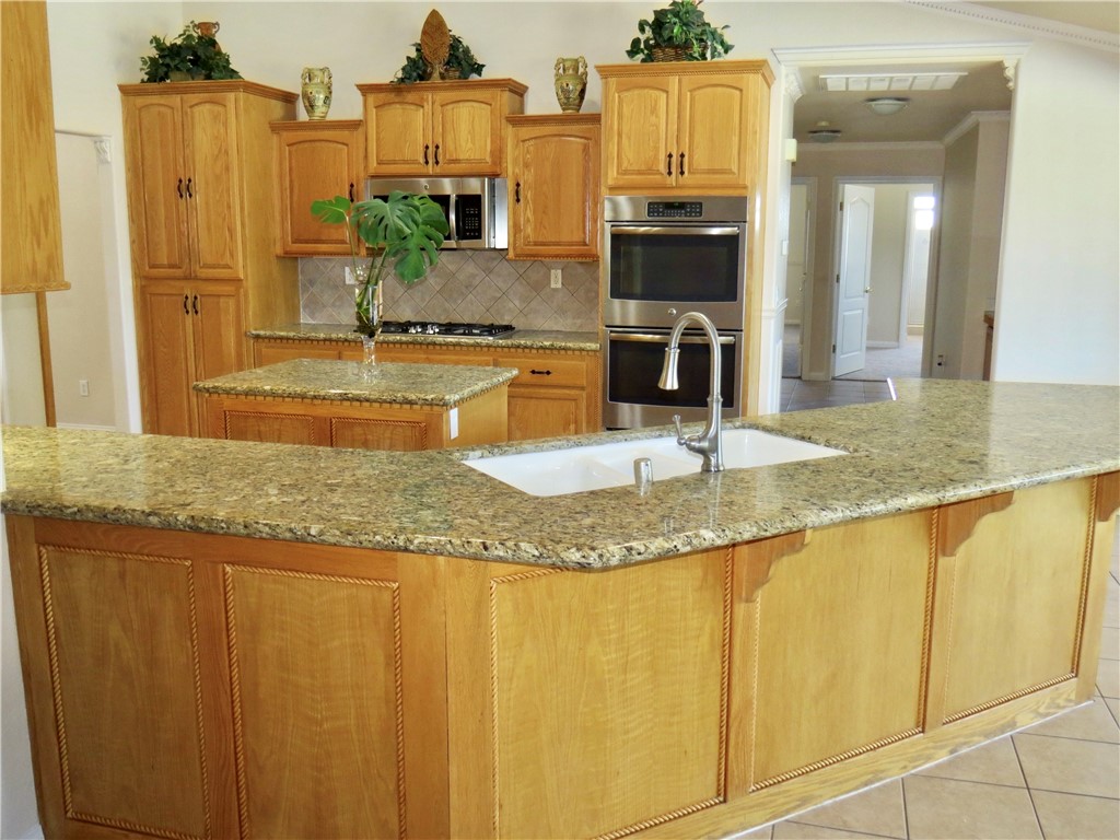 7445 El Manor Road Hesperia, CA 92344 - Photo 8 of 71 Gallery Image 8
