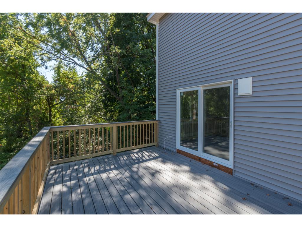 224 Mammoth Road Manchester, NH 03103 - Photo 15 of 18