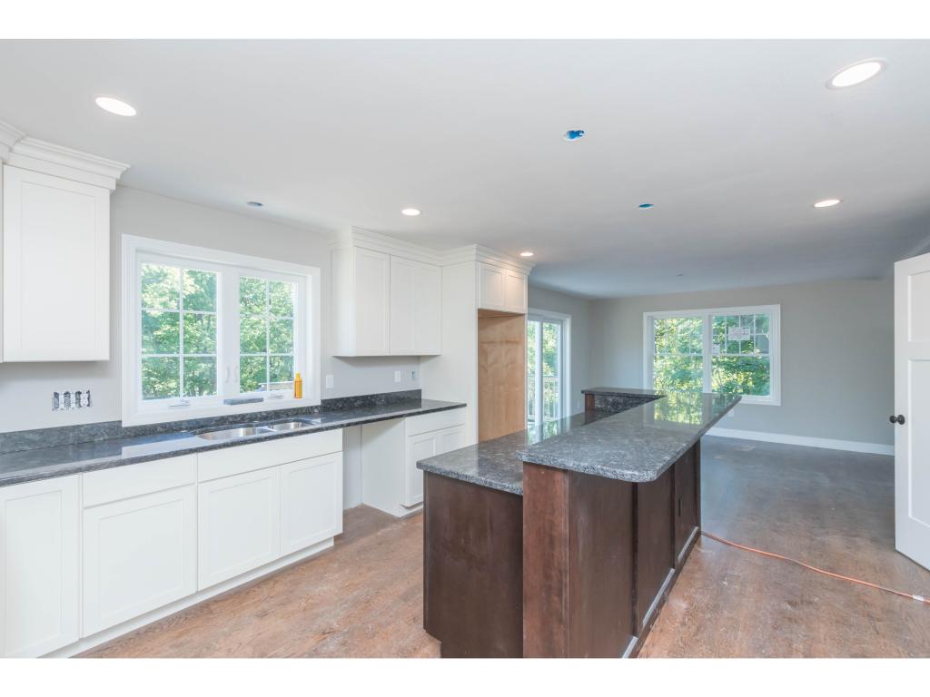224 Mammoth Road Manchester, NH 03103 - Photo 3 of 18