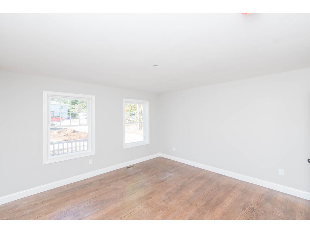 224 Mammoth Road Manchester, NH 03103 - Photo 8 of 18