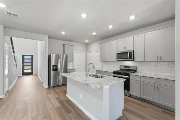 $2,350 | 712 Leavenworth Drive, McKinney, TX 75071