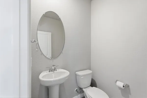 $2,350 | 712 Leavenworth Drive, McKinney, TX 75071