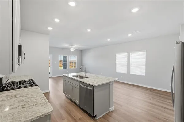 $2,350 | 712 Leavenworth Drive, McKinney, TX 75071