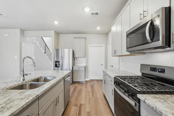 $2,350 | 712 Leavenworth Drive, McKinney, TX 75071