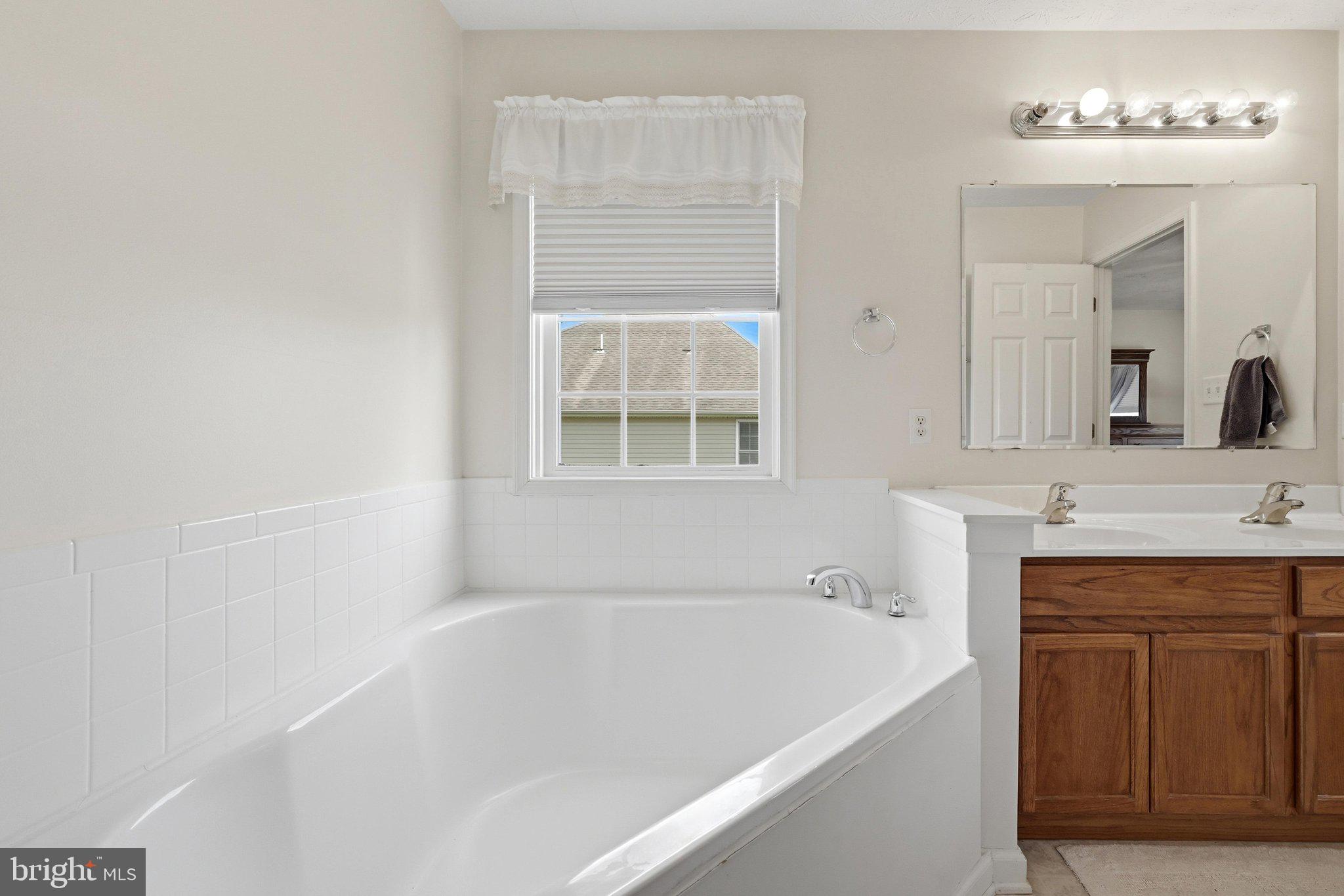 140 Peter Rabbit Drive Ranson, WV 25438 - Photo 21 of 38 Soaking Tub