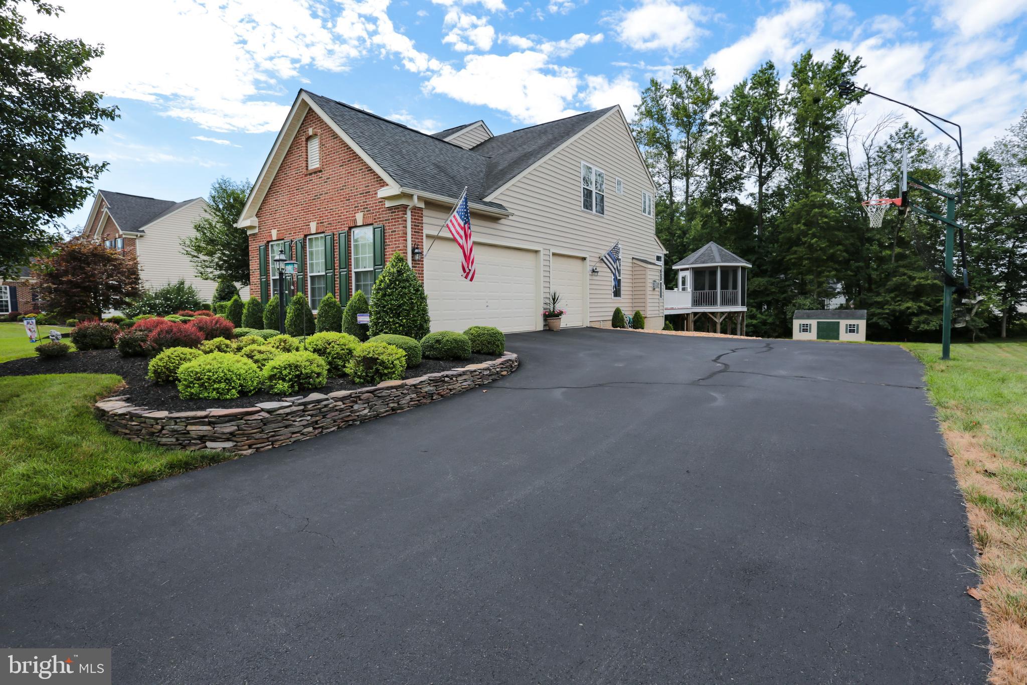 4557 Spring Run Road Warrenton, VA 20187 - Photo 3 of 68 Three Car Side Load Garage