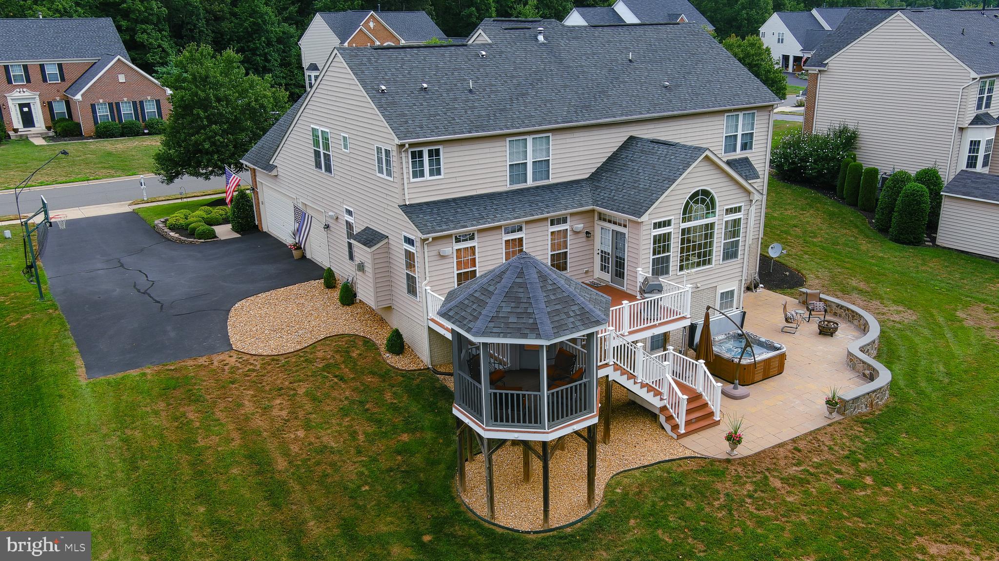 4557 Spring Run Road Warrenton, VA 20187 - Photo 5 of 68 Amazing Exterior Living w/ Deck, Gazebo & Hot Tub