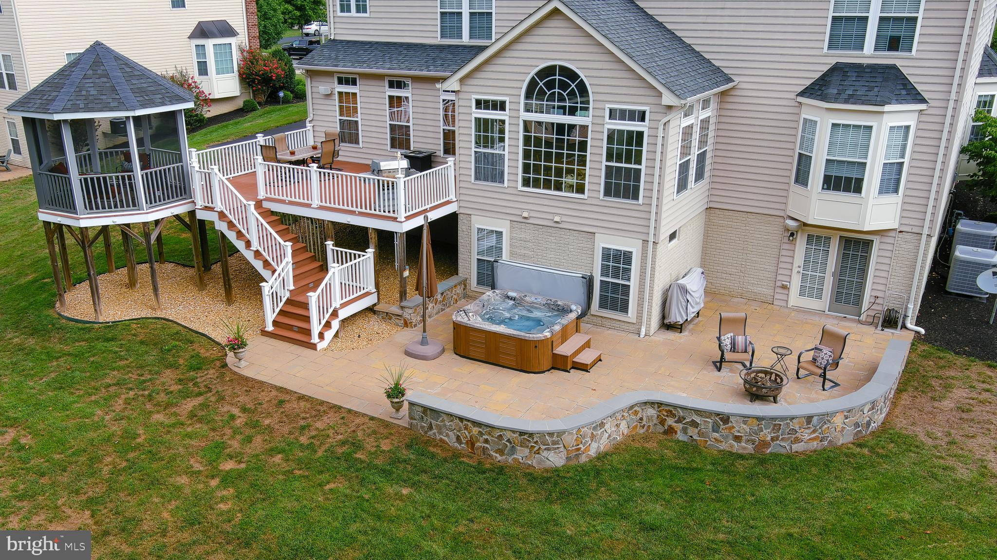 4557 Spring Run Road Warrenton, VA 20187 - Photo 6 of 68 Amazing Exterior Living w/ Deck, Gazebo & Hot Tub