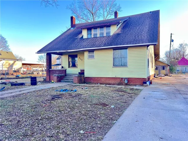 $60,000 | 217 West 1st Street, Cherryvale, KS 67335