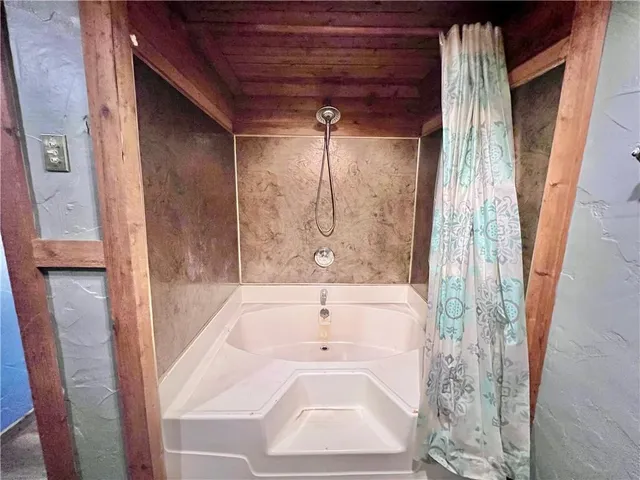 $60,000 | 217 West 1st Street, Cherryvale, KS 67335