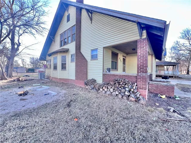$60,000 | 217 West 1st Street, Cherryvale, KS 67335