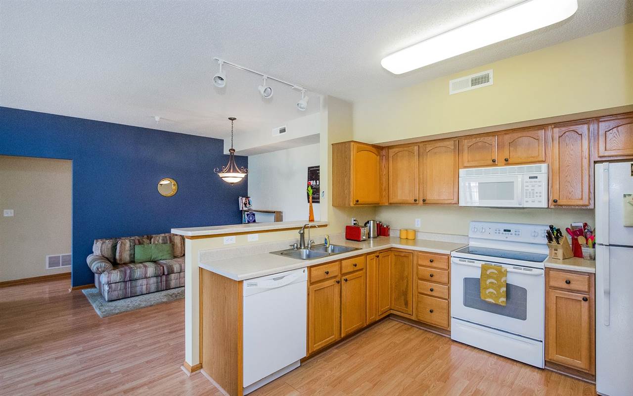 2969 Heinz Road, Unit 3 Iowa City, IA 52240 - Photo 7 of 17 Gallery Image 7