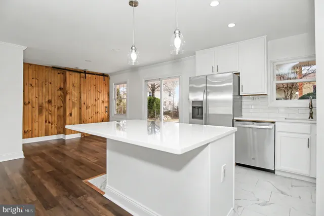 $3,250 | 312 East Gordon Street, Sterling, VA 20164