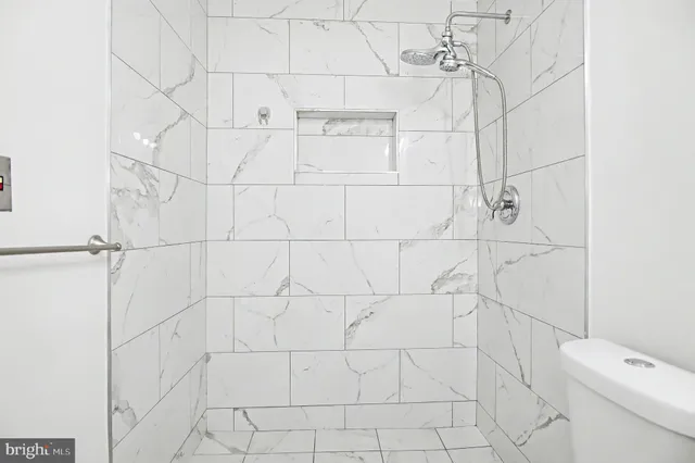 $3,250 | 312 East Gordon Street, Sterling, VA 20164