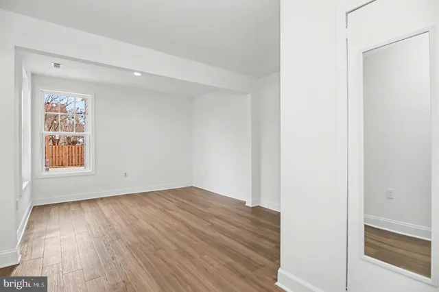 $3,250 | 312 East Gordon Street, Sterling, VA 20164