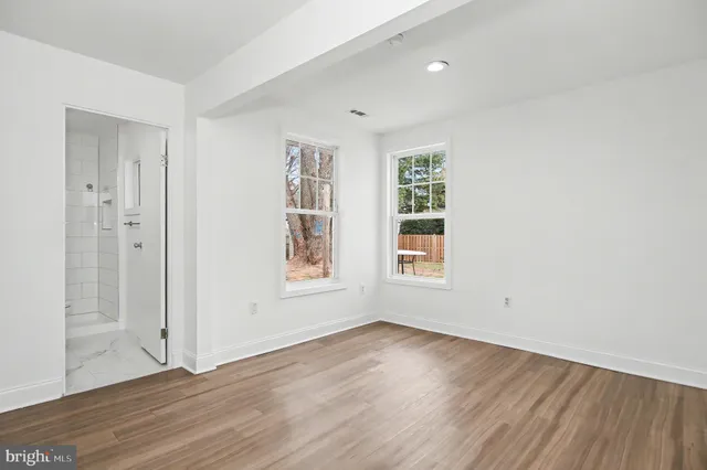 $3,250 | 312 East Gordon Street, Sterling, VA 20164