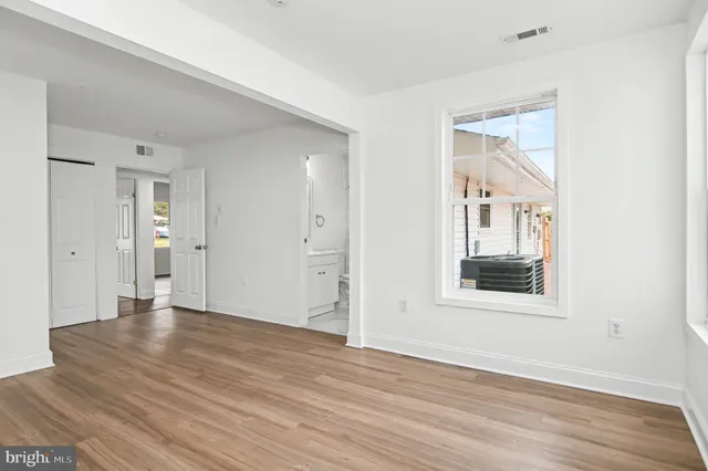 $3,250 | 312 East Gordon Street, Sterling, VA 20164