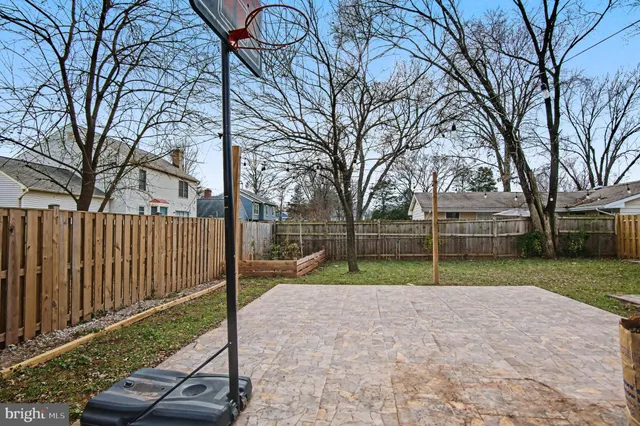 $3,250 | 312 East Gordon Street, Sterling, VA 20164