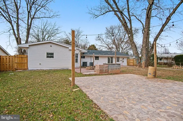 $3,250 | 312 East Gordon Street, Sterling, VA 20164