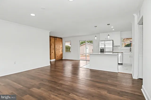 $3,250 | 312 East Gordon Street, Sterling, VA 20164