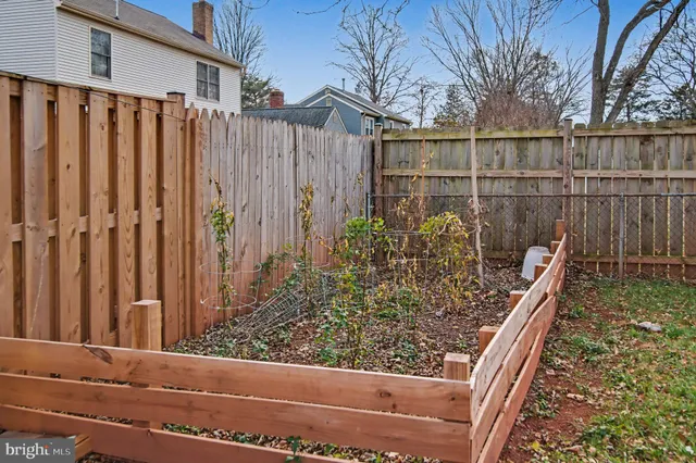 $3,250 | 312 East Gordon Street, Sterling, VA 20164