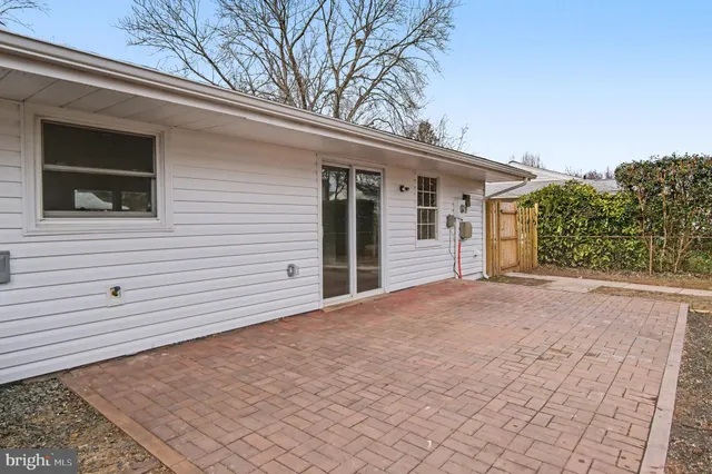 $3,250 | 312 East Gordon Street, Sterling, VA 20164