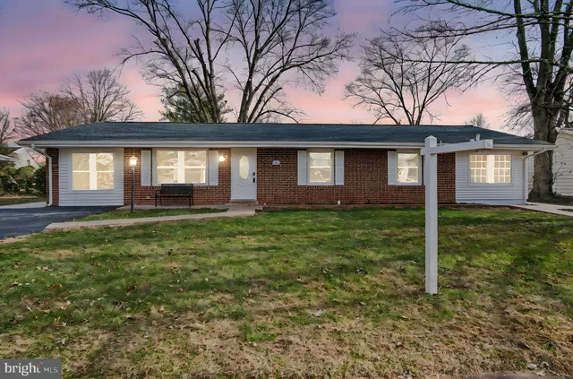 $3,250 | 312 East Gordon Street, Sterling, VA 20164