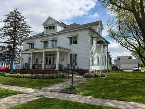 $299,000 | 323 South Main Street, Stockton, IL 61085
