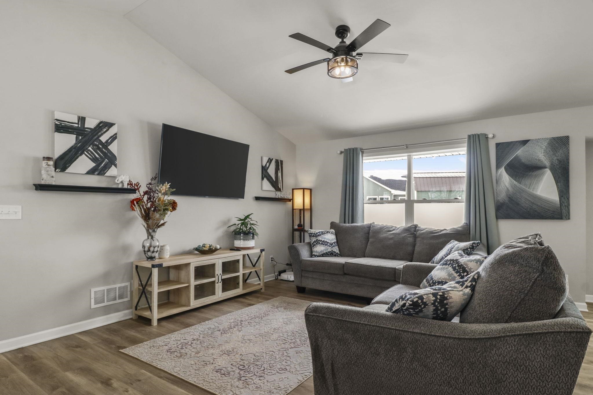 935 Rogers Street Milton, WI 53563 - Photo 6 of 49