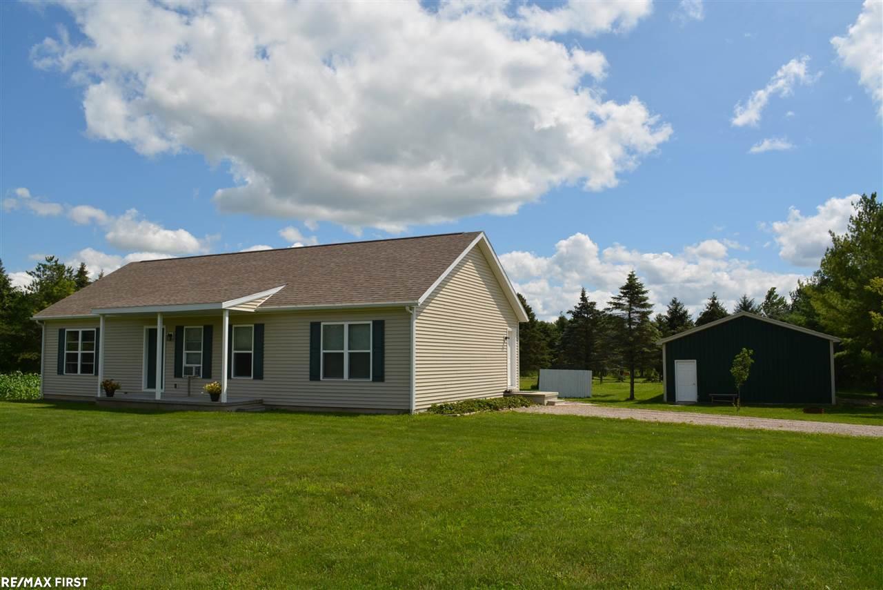 332 Howell Road Allenton, MI 48002 - Photo 1 of 55 50049272.JPG