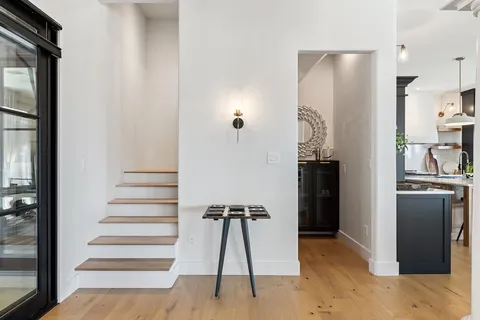 $1,275,000 | 401 Rogart Drive, Spicewood, TX 78669