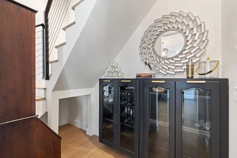 $1,275,000 | 401 Rogart Drive, Spicewood, TX 78669