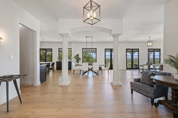 $1,275,000 | 401 Rogart Drive, Spicewood, TX 78669