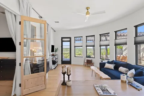 $1,275,000 | 401 Rogart Drive, Spicewood, TX 78669