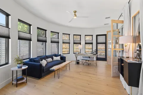 $1,275,000 | 401 Rogart Drive, Spicewood, TX 78669