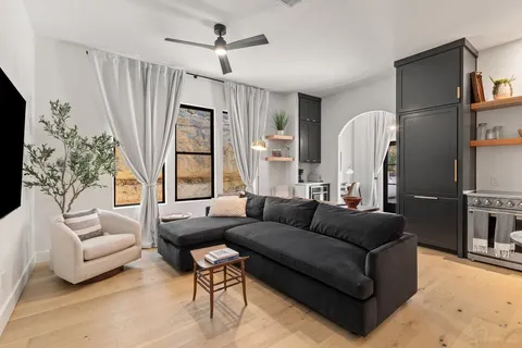 $1,275,000 | 401 Rogart Drive, Spicewood, TX 78669