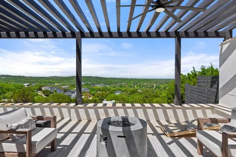 $1,275,000 | 401 Rogart Drive, Spicewood, TX 78669