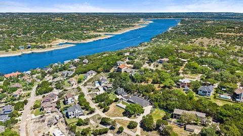 $1,275,000 | 401 Rogart Drive, Spicewood, TX 78669