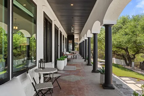 $1,275,000 | 401 Rogart Drive, Spicewood, TX 78669