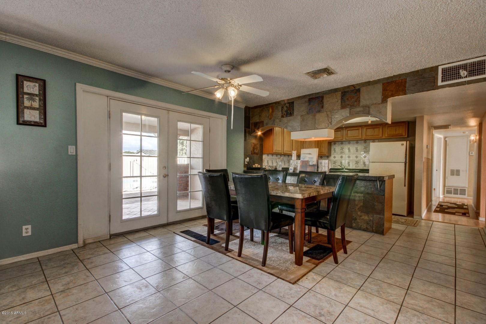 2326 East Cactus Road Phoenix, AZ 85022 - Photo 7 of 27 Eat-in Kithen Area