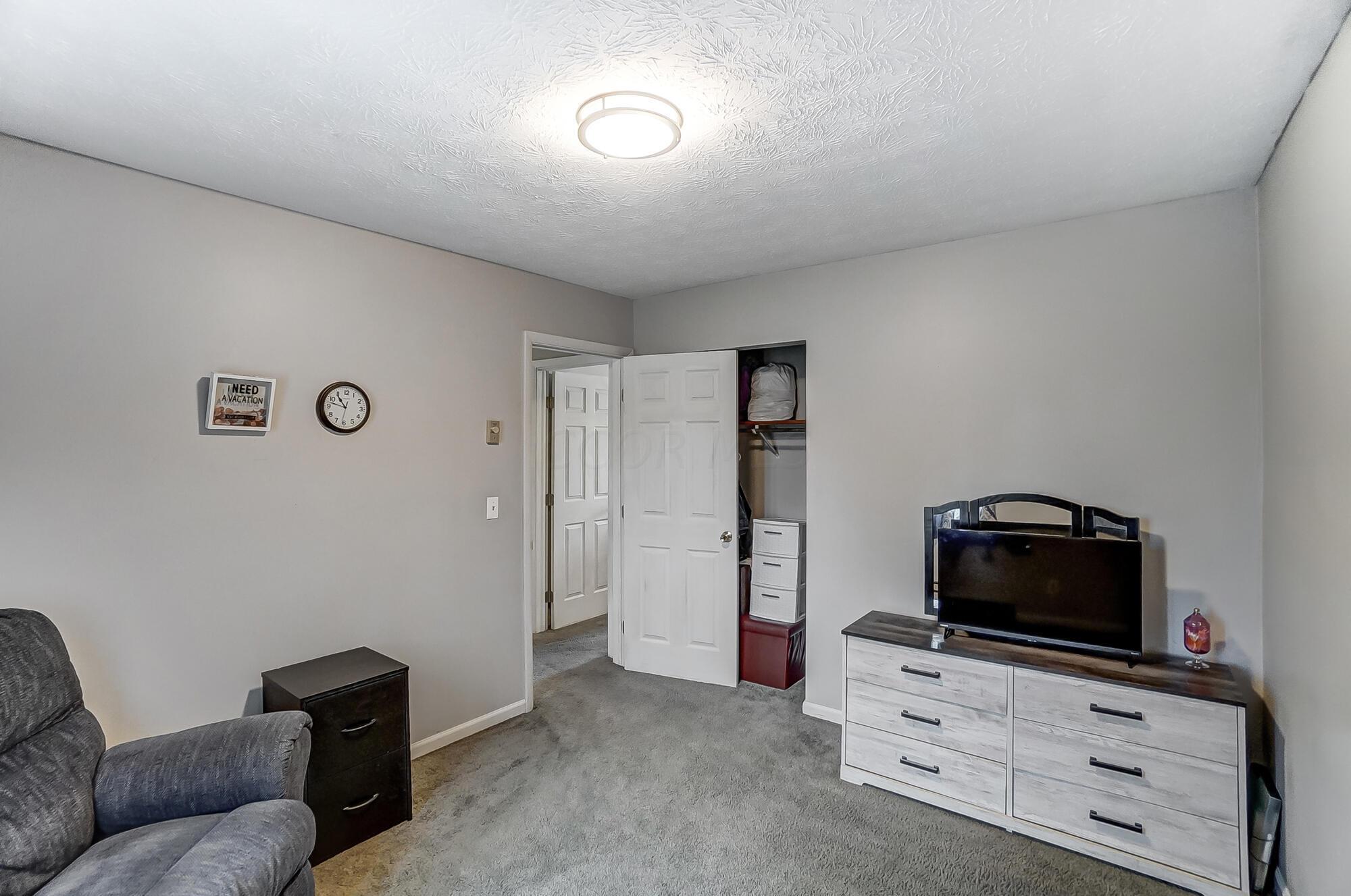 5609 Pitchin Road South Springfield, OH 45502 - Photo 19 of 39 016