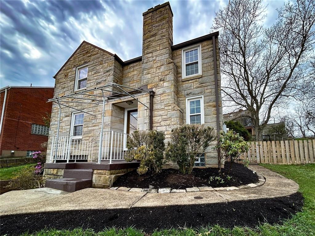 835 Geyer Road Pittsburgh, PA 15212 - Photo 2 of 25 Gallery Image 2