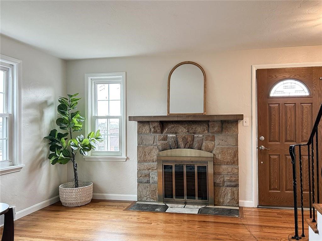 835 Geyer Road Pittsburgh, PA 15212 - Photo 3 of 25 Gallery Image 3