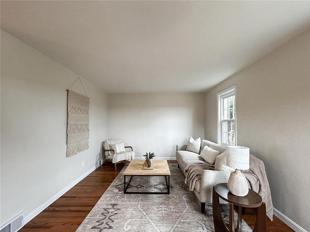 835 Geyer Road Pittsburgh, PA 15212 - Photo 4 of 25 Gallery Image 4