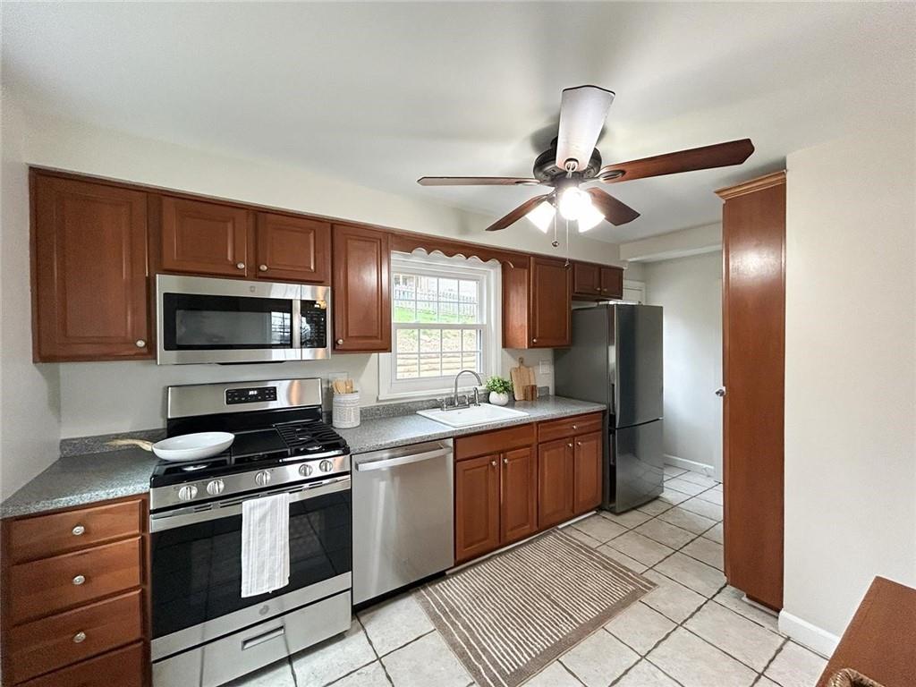 835 Geyer Road Pittsburgh, PA 15212 - Photo 6 of 25 Gallery Image 6