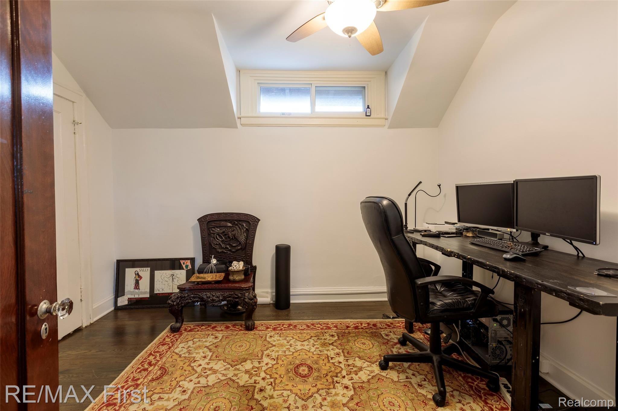 830 Barrington Road Grosse Pointe, MI 48230 - Photo 24 of 32 830 Barrington Rd-25.jpg
