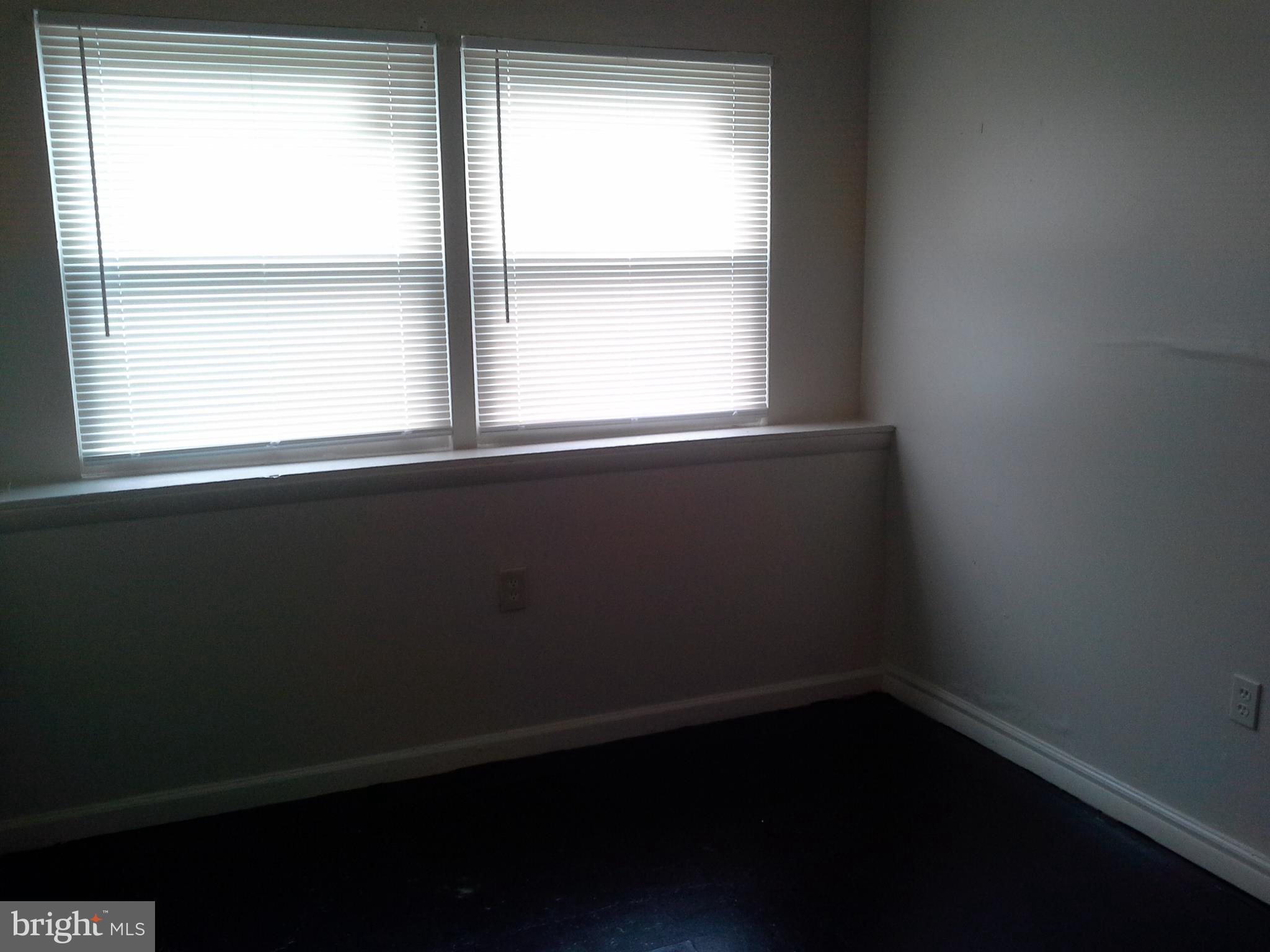 4209 Ridgewood Avenue Baltimore, MD 21215 - Photo 13 of 16